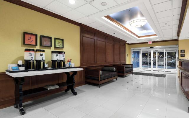 Hampton Inn & Suites Jacksonville Deerwood Park