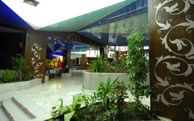 Palmyra Holiday Resort & Spa