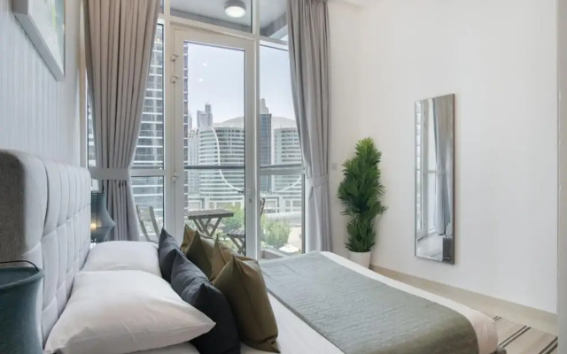 Cosy 2BR Burj Khalifa Gym/pool by Belvilla