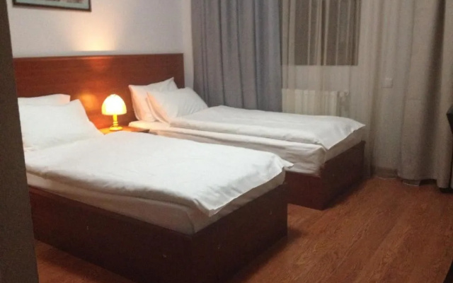 Hotel Club-2100