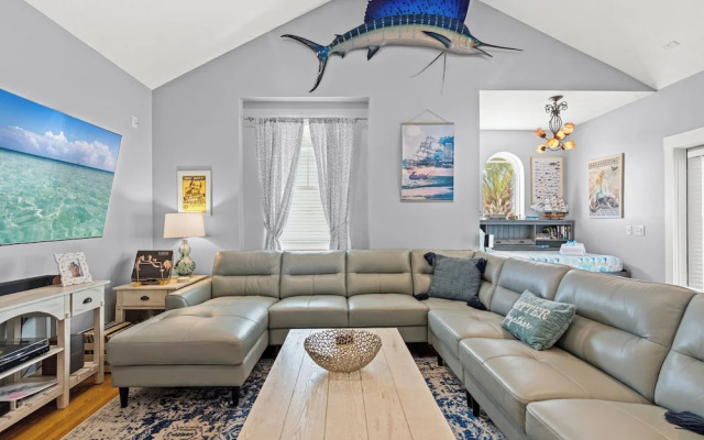 Seafoam Beautiful 3BR Home With Heated Private Pool - 4 Min Walk to Beach!
