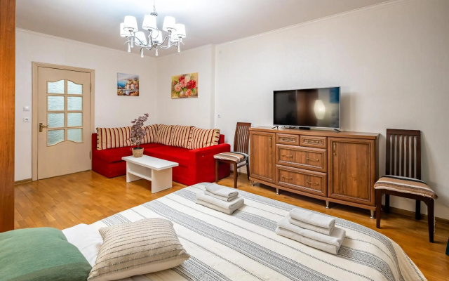 Just another comfy apartment on the main squere. 2 bedrooms, own heating, AC