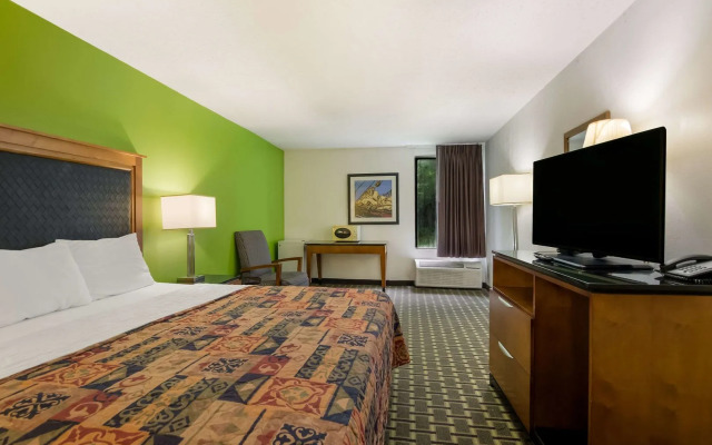 Spark by Hilton Roanoke Airport