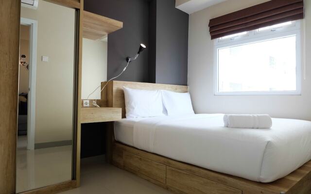 Modern and Bright 2BR Green Pramuka Apartment