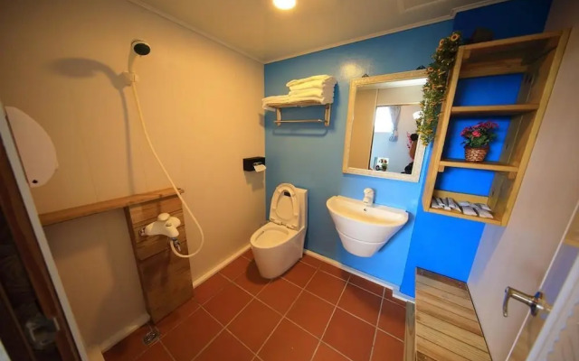 Jumping Hostel