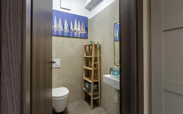 Lakefront Elegant Condo Lela