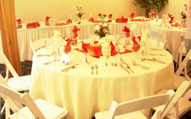 HideAway Country Inn