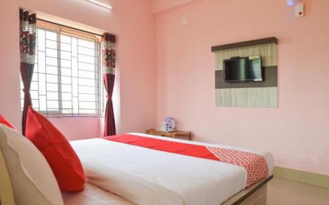 OYO 15679 Hotel Gloria