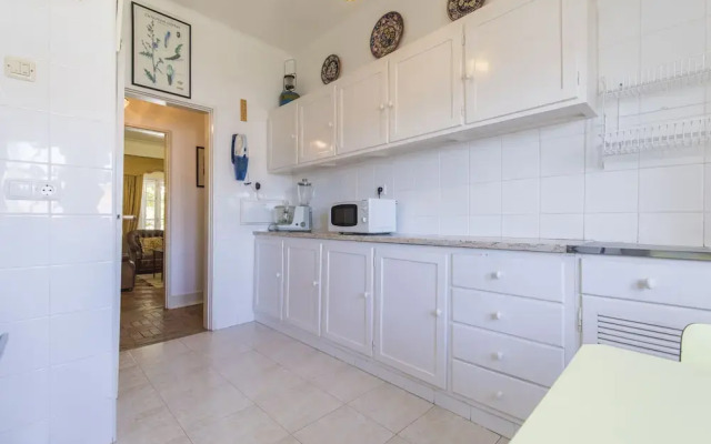 Rustic Seaview Apartment in Cascais