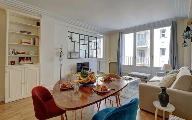 Elegant 1BR Near Eiffel & Champ de Mars