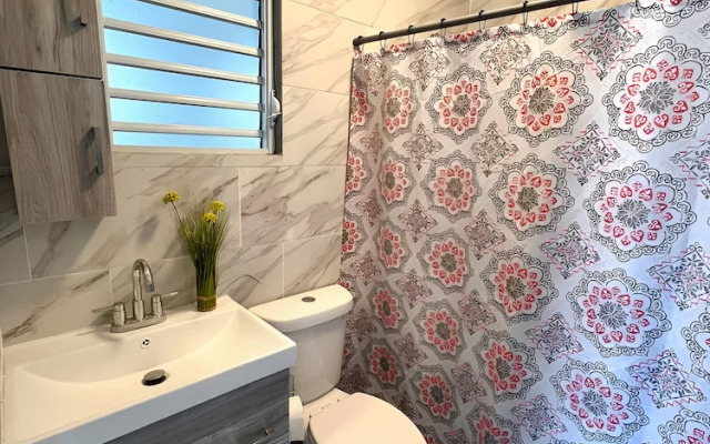 Zen 2br Near Beaches And Attractions