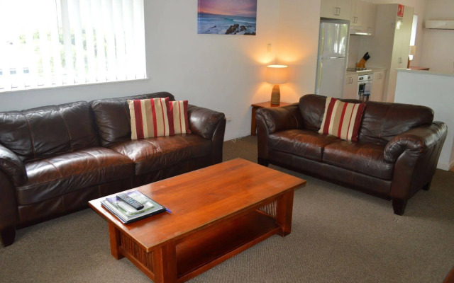 Outrigger Bay Apartments