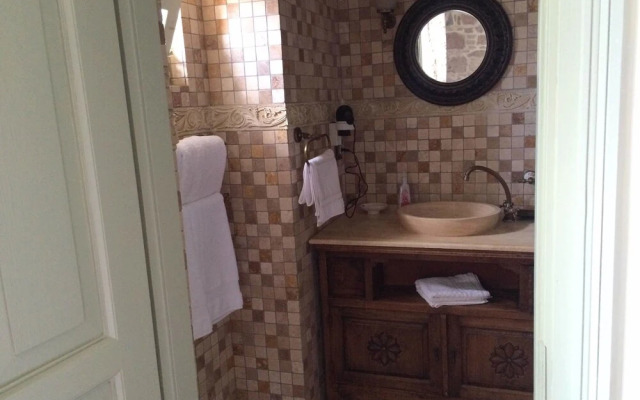 Cunda Has Konak Otel