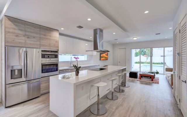 4BR Pool Townhome Duplex by Jos17