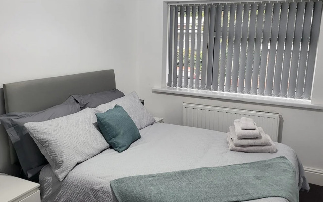 Charming 3-bed House in Blackley Manchester