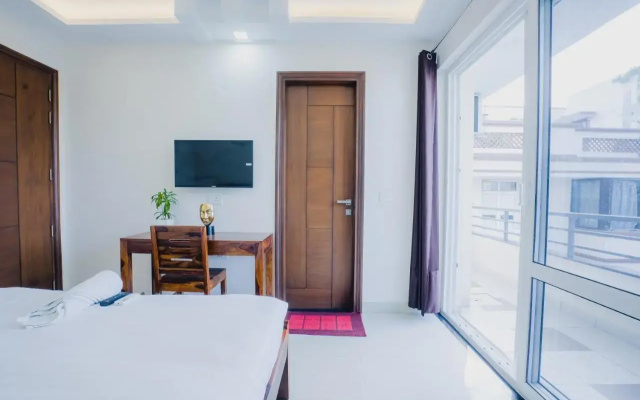Lime Tree Hotel Golf Course Extension Nearby Grand Hyatt Gurgaon