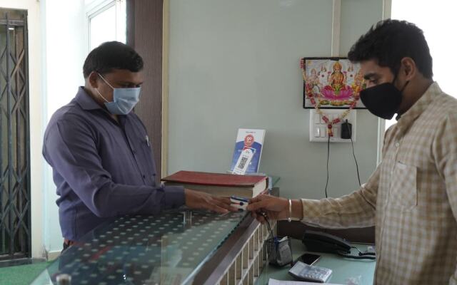 Hotel Aashish Deluxe Kolhapur