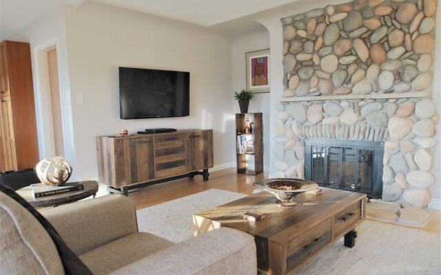 Naramata Bench 3 3 Bedrooms 1.5 Bathroom Home