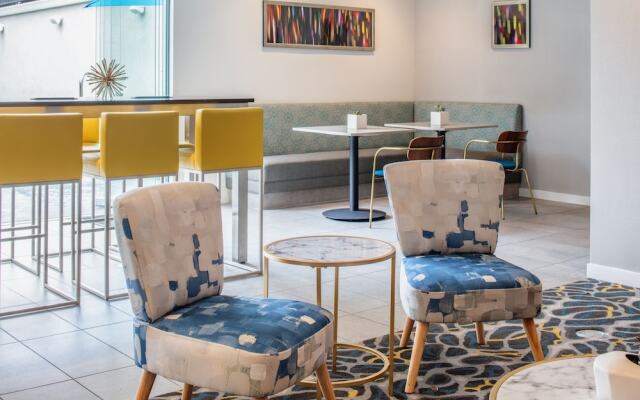 Hotel Lucent