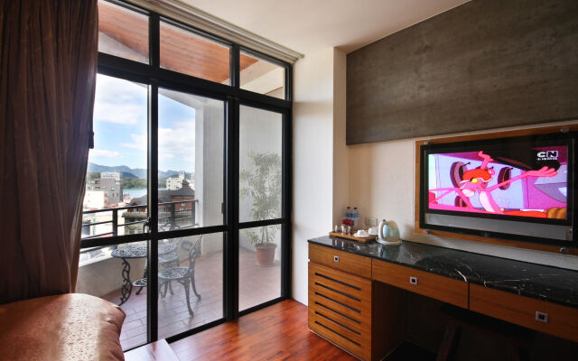 Sun Moon Lake ItaThao Vacation Inn with Elevator