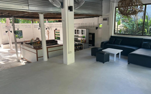 Haad Chao Phao Resort