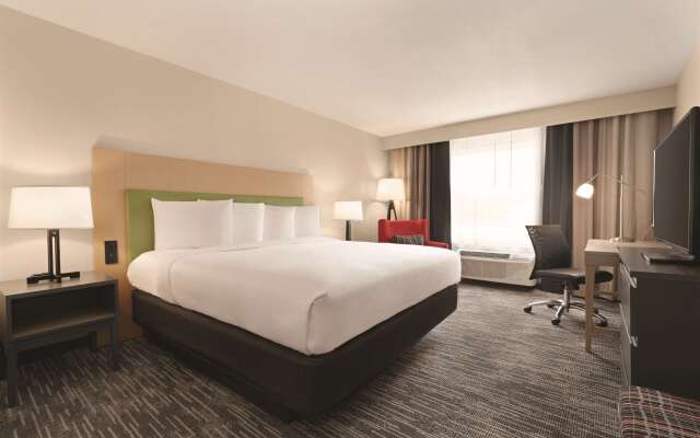 Country Inn & Suites by Radisson, Savannah Midtown, GA