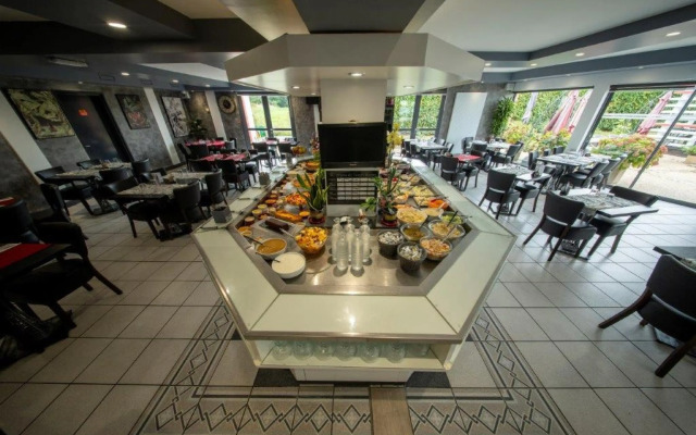 Brit Hotel La Bonne Etape