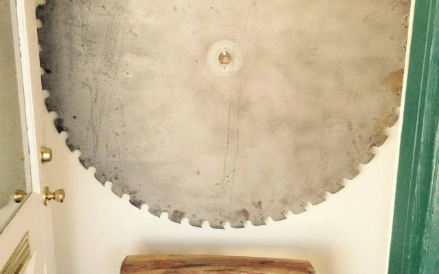 Sawmill Lodges Motel