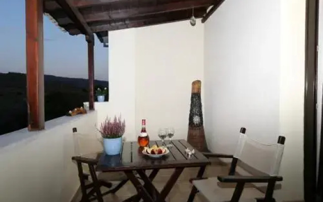 Palirria Hotel & Studios