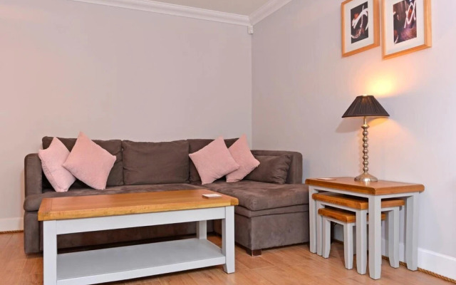 Stagedoor Apartment