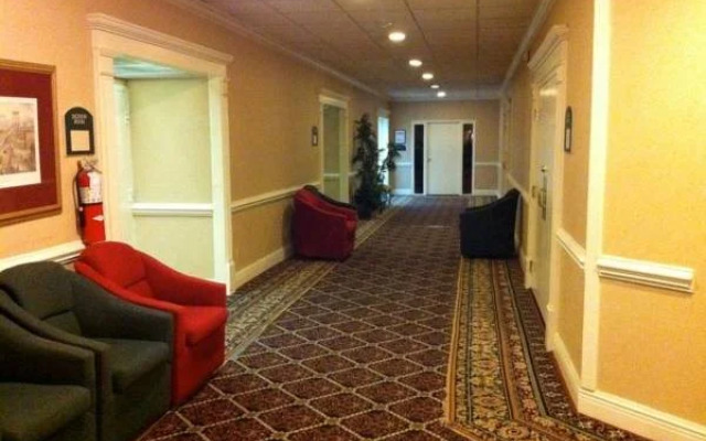 Governor's Inn & Suites