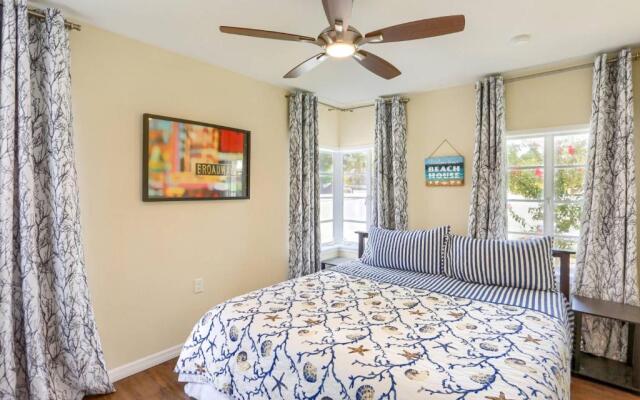 Dunedin Main Street Bungalow