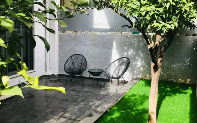 L apartment