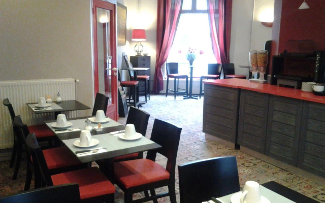 Hotel Carmin