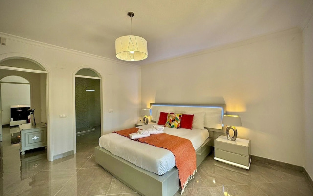 Quarteira Premium Villa by Homing