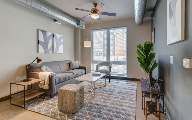 Milwaukee Beautiful Family 2BD 2BA Downtown Apartment
