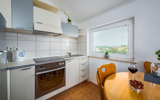 Stunning Home in Buje With Wifi and 2 Bedrooms