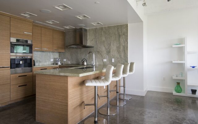 The Netherland R5F - Ocean Drive Condo