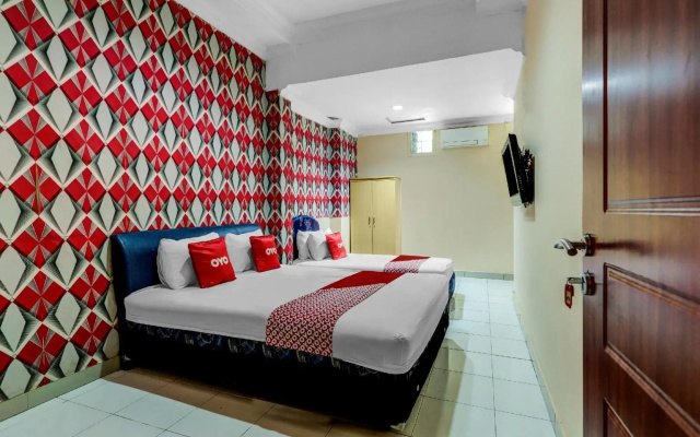 Guest House 268 by OYO Rooms