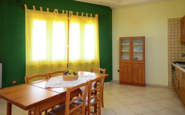 Apartment With Lovely Pool