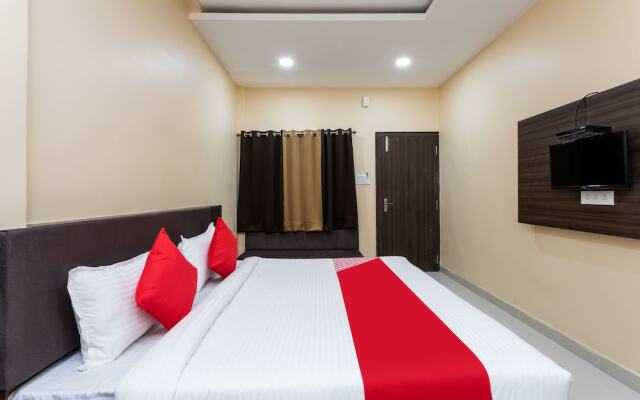 OYO 28247 Hotel SMR Palace