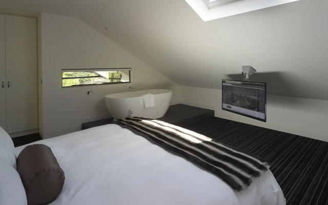 Salamanca Wharf Hotel
