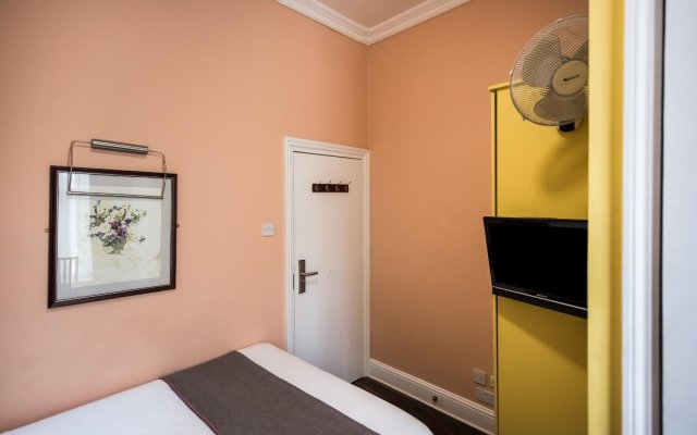 OYO Grantly Hotel