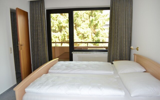 Forest Apartments & Rooms