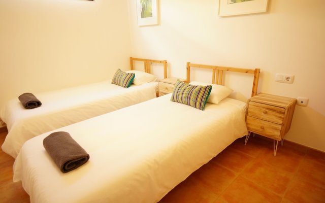 Surfers Retreat - Hostel - Adults Only