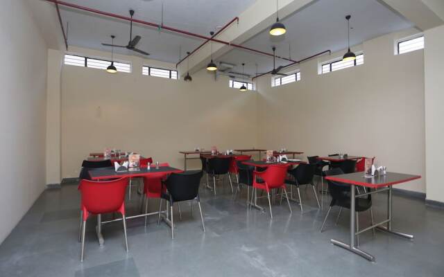 OYO 13435 Atithi Suites