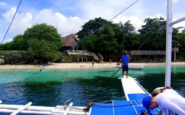 Kalipayan Beach Resort & Atlantis Dive Center