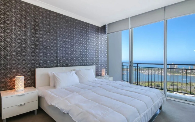 Stylish 3 Bedroom Apartment In Goldcoast