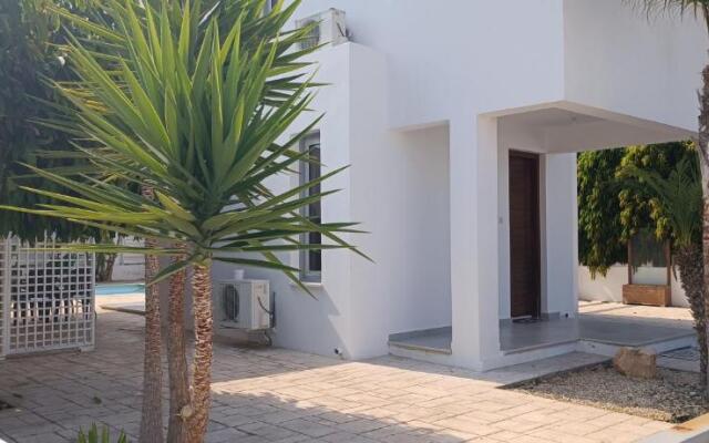 Colonial Villa 32