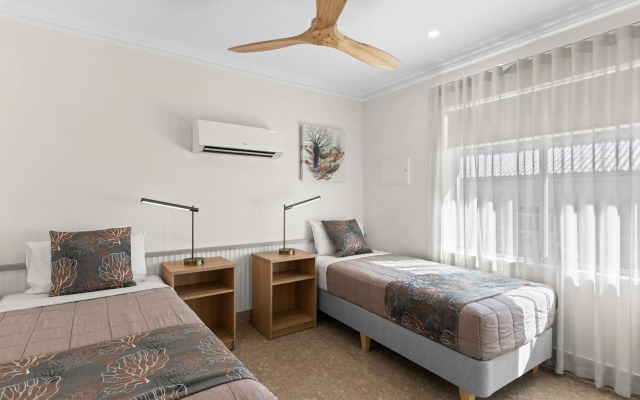 Moonlight Bay Suites